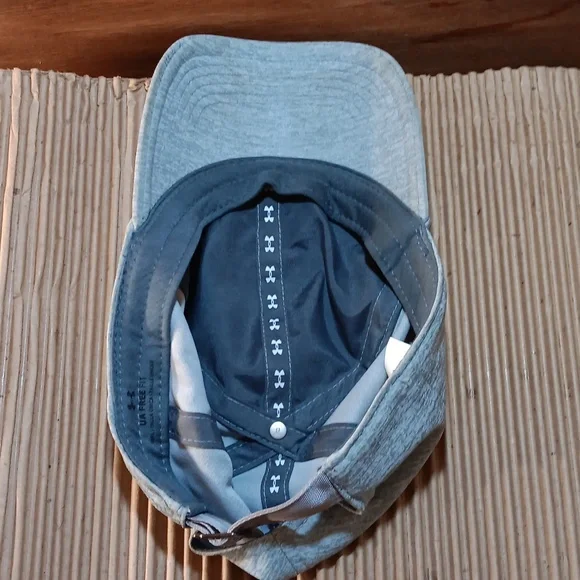 Ladies Under Armour Baseball Cap - Picture 3 of 7